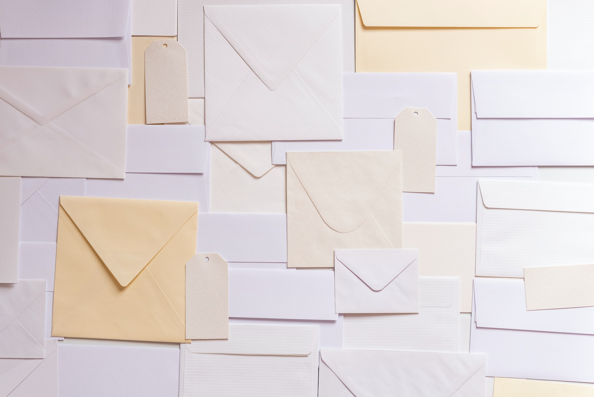 Laminated Mailer Vs. Traditional Direct Mail Which One is the Best?