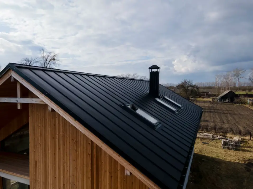 Flat Roof or Sloped Roof? Huntsville Roofers Share Pros and Cons